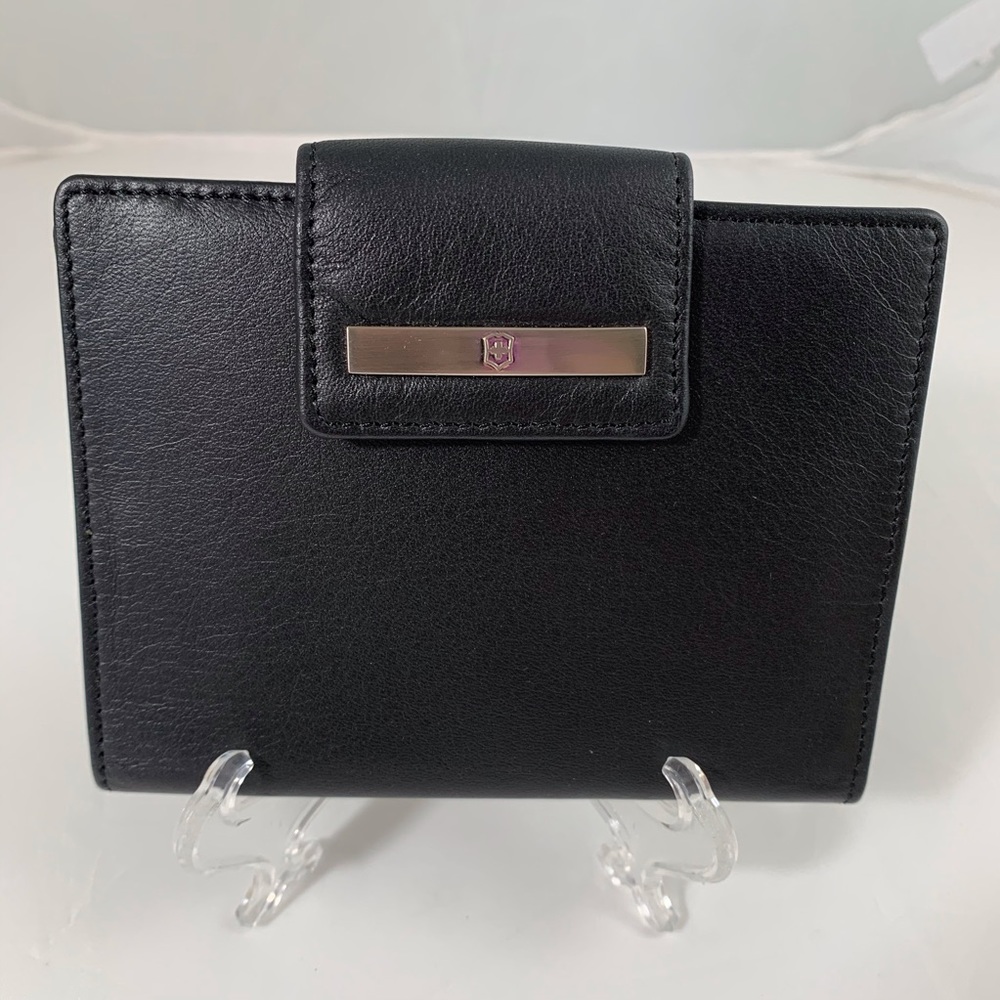 `Victorinox Slim Black Leather Passport Wallet NEW